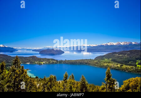 Herrlichem Blick auf Lake District aus Sicht auf Cerro Campanario, Argentinien Stockfoto