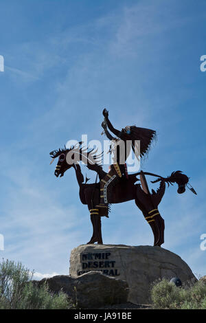 "Der Chef" Skulptur im Desert Centre Culturel in Osoyoos, BC, Kanada.  Kultur der Ureinwohner in der Okanagan Region. Stockfoto