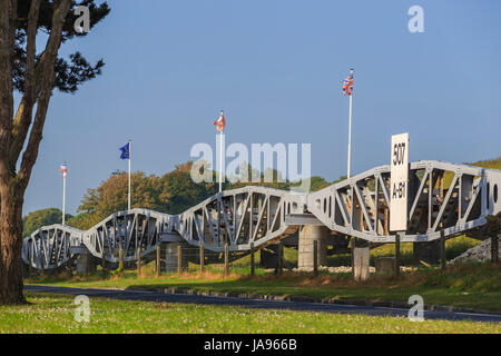 Frankreich, Calvados, Vierville sur Mer, Brücke gebildet, der alten Weisen des schwimmenden Hafen von Arromanches Stockfoto