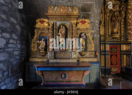 Frankreich, Cantal, Parc Naturel Regional des Volcans d'Auvergne, Apchon, St. Blasius Kirche, altarbilder Eiche geschnitzt, bemalt und vergoldet Stockfoto