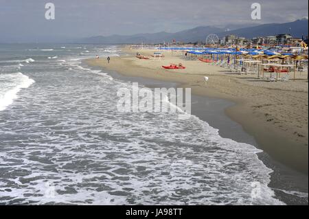 Lido di Camaiore (Versilia, Nord Küste der Toskana, Italien), am Strand und Strand-Resorts Stockfoto