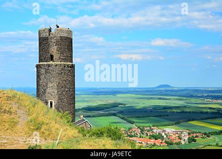 Hazmburk Burg auf einem Hügel im tschechischen Mittelgebirges. Stockfoto