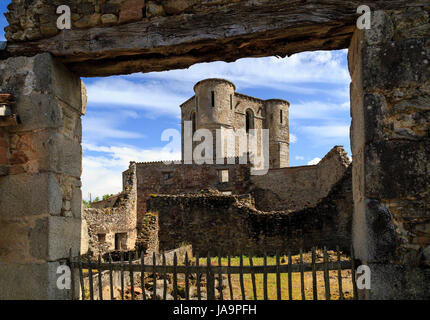 Frankreich, Haute Vienne, Oradour-sur-Glane, Ruinen des ursprünglichen Dorf bleiben als Denkmal, rund um die Kirche Stockfoto