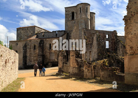 Frankreich, Haute Vienne, Oradour-sur-Glane, Ruinen des ursprünglichen Dorf bleiben als Denkmal, rund um die Kirche Stockfoto