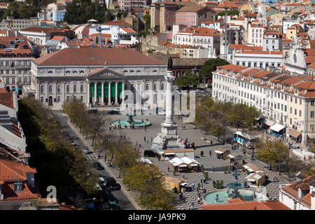 Rossio (Praça Dom Pedro IV) und das National Theater (Teatro Nacional Dona Maria II) in das Zentrum von Lissabon in Portugal. Stockfoto