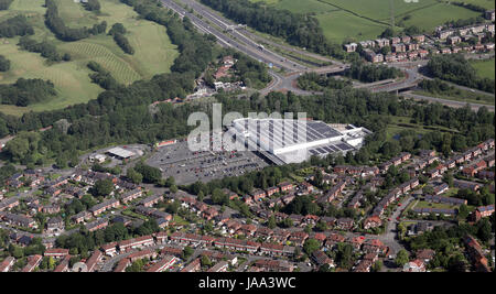 Luftaufnahme des Sainsbury Supermarkt in Heaton, Manchester, UK Stockfoto