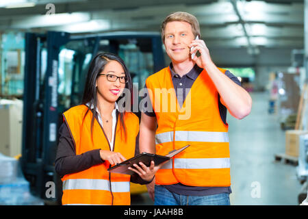 Frau, Logistik, Transport, Lager, Bereitstellung Lager, Lager, Ausgleichslagers, Stockfoto