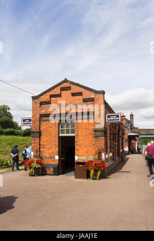 Bahnsteig am Bahnhof von Quorn und Woodhouse darauf aufbauend die Great Central Railway erhalten Dampfleitung die 8 Meilen zwischen Loug läuft Stockfoto