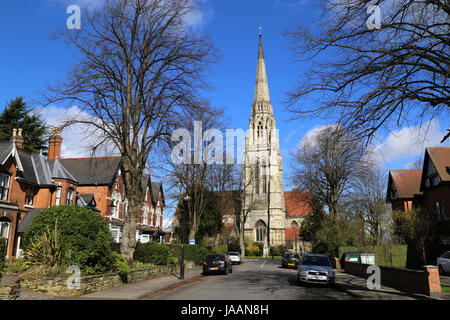 Ein Blick auf die Kirche St. Augustine, eine denkmalgeschützte, historische Gebäude in Edgbaston, Birmingham, UK. Stockfoto