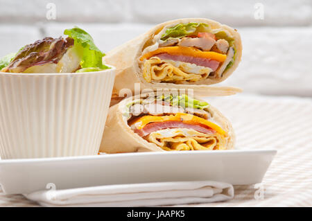 Frische und gesunde Club Sandwich Pita-Brötchen Stockfoto