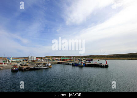 Blick auf die Boote im Hafen von Porvenir, Feuerland, Chile Stockfoto