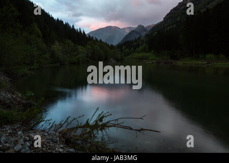 Sonnenuntergang im Salzatal, Tal, Palfau, Wildalpen, Steiermark, Österreich Stockfoto