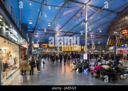 Manchester Piccadilly Bahnhof Stockfoto