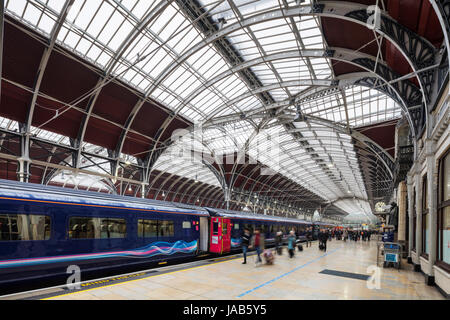 Paddington Station Plattformen Stockfoto