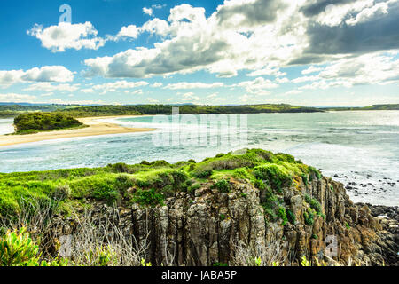 Ansichten der Minnamurra River Eingang, Punkt und Stack-Insel Stockfoto