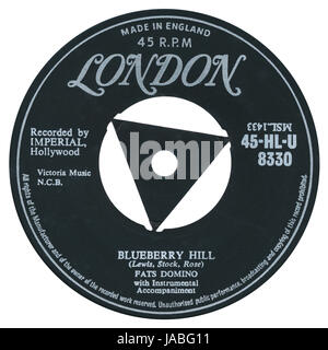 45 u/min 7' UK Plattenlabel von Blueberry Hill von Fats Domino auf das Londoner Label aus dem Jahr 1956. Stockfoto