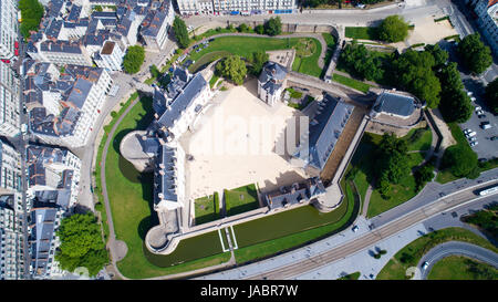 Luftaufnahmen der Stadt Nantes Schloss "Le Château des Ducs de Bretagne", Loire-Atlantique, Frankreich Stockfoto