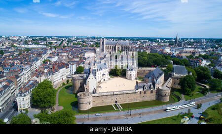 Luftaufnahmen der Stadt Nantes Schloss "Le Château des Ducs de Bretagne", Loire-Atlantique, Frankreich Stockfoto