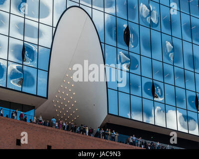 Elbphilharmonie Hamburg, Konzertsaal am Fluss Elbe auf historische Lager, Hafencity, Hansestadt, Hamburg, Deutschland Stockfoto