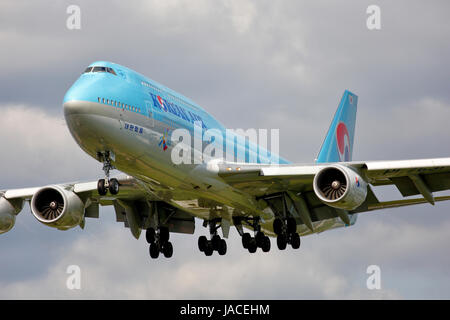 HL7631 Korean Air Lines Boeing 747-8 Cn 40906/1509 auf Finale für die Landung am Flughafen London Heathrow Stockfoto