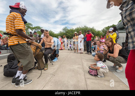 Montreal, 4. Juni 2017: Montreals Tam Tam Jam, jeden Sonntag auf Mont-Royal Stockfoto