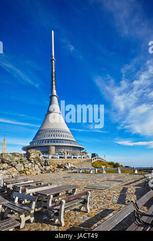 Blick auf Jested Turm als ein einzigartiges Stück Architektur in Europa, Liberec, Tschechische Republik Stockfoto