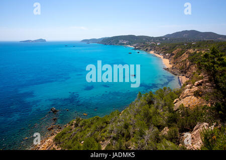 Ibiza Aigues Lehrschule Aguas Blancas Beach in Santa Eulalia Balearen Spanien Stockfoto