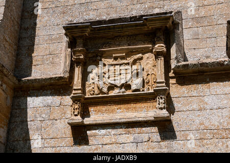 Denkmal auf außerhalb St. Guthlac Kirche, Passenham, Northamptonshire, England, Vereinigtes Königreich Stockfoto