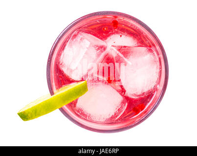Cocktail aus Himbeeren und Gin Tonic auf einem weißen Hintergrund isoliert Stockfoto