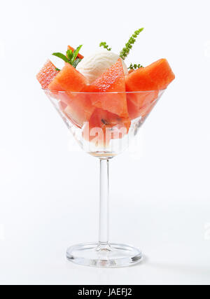 Weißes Eis mit gewürfelte Wassermelone Stockfoto