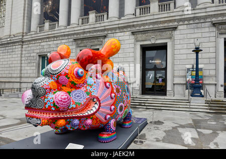 Dragon-Vermögen von Hung Yi, 2014. Skulptur vor das Asian Art Museum in San Francisico, Californinia. Stockfoto