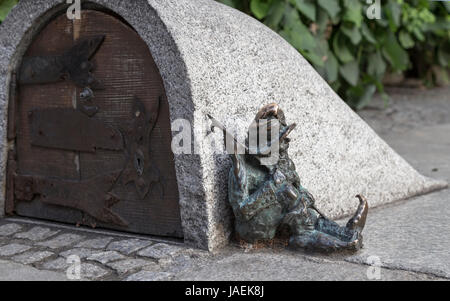 WROCLAW, Polen - 4. August 2013: Zwerg Wachen Lebensmittelgeschäft in Breslau am august 04, 2013. Polen Stockfoto