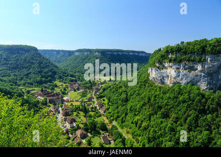 Frankreich, Jura, Baume les Messieurs, Les Plus beaux villages de France, Ansicht von Granges sur Beaume Belvedere Stockfoto