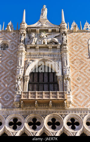 Architektur Detail der Dogenpalast oder Palazzo Ducale am Piazza San Marco in Venedig, Italien Stockfoto