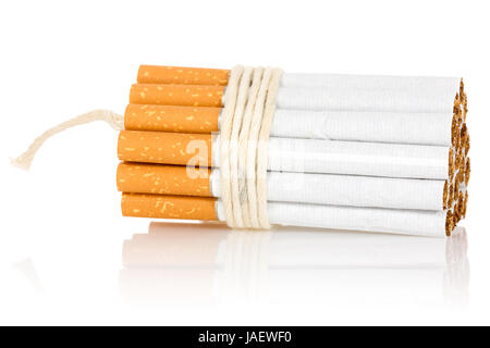 Stop Smoking-Konzept. Gebunden mit Seil und Docht isoliert auf weiss Zigaretten Stockfoto