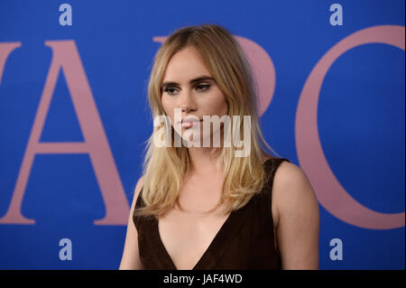 New York, USA. 5. Juni 2017. Suki Waterhouse besucht die 2017 CFDA Fashion Awards im Hammerstein Ballroom am 5. Juni 2017 in New York City. Bildnachweis: Erik Pendzich/Alamy Live-Nachrichten Stockfoto