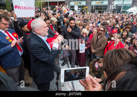 Labour-Chef Jeremy Corbyn sprechen auf Wahlkampftour an Southwater, Telford, Shropshire, UK Stockfoto