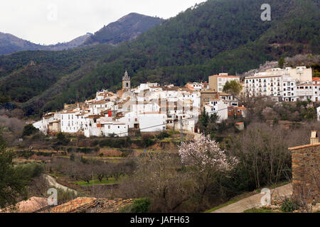 Ain ein Bergdorf im Parque Natural Serra d'Espada in der Provinz Castellon, Spanien Stockfoto