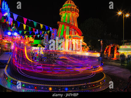 Leichte Spuren eines Kinder Fahrt im St Giles Fair, Oxford.  September 2014 Stockfoto