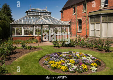 Großbritannien, England, Shropshire, Wellington, Sunnycroft, Gewächshaus des viktorianischen Haus in einem Vorort Mini-Immobilien Stockfoto