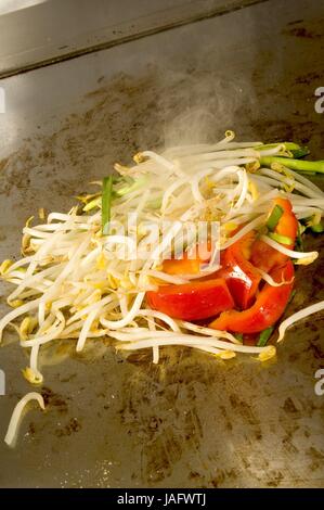 Schnell gebratene japanische Meeresfrüchte. Stockfoto