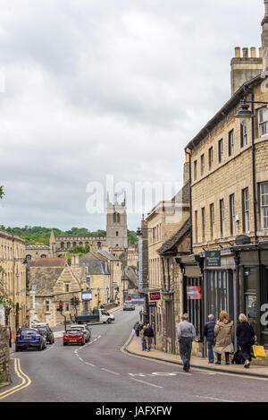 Str. Marys Hügel hinunter zum St.-Martins Kirche in Stamford, einer vor allem steinerne Stadt in Lincolnshire, England. Stockfoto