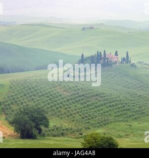 Toskana Haus Im Nebel - Toskana Haus im Nebel 12 Stockfoto