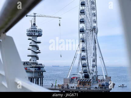 Der Pier mit Riesenrad, Den Haag, Scheveningen, Niederlande Stockfoto