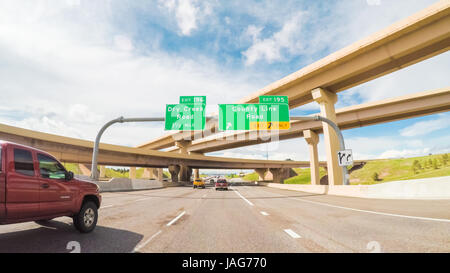 Denver, Colorado, USA-Mai 27, 2017.  POV Sicht - fahren die Nord Autobahn I25. Stockfoto