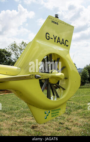 Yorkshire Air Ambulance Helikopter, die Teilnahme an einem Charity-Tag am Rawdon Karneval in Leeds Stockfoto