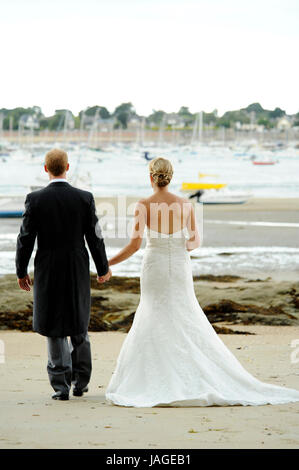 Helen und Briac Hochzeit. St. Briac Sur Mer, Dinard, Frankreich. 6. September 2013. Copyright Warren James Palmer. www.wjpphoto.Co.UK 00441264 848 056. Stockfoto