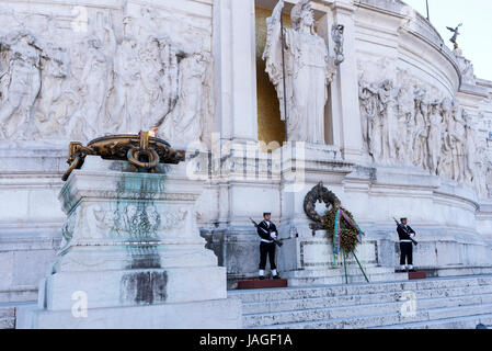 Die Wachablösung am Grab des unbekannten Soldaten, Altare della Patria, Rom, Italien Stockfoto