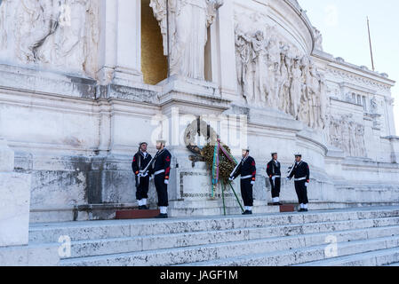 Die Wachablösung am Grab des unbekannten Soldaten, Altare della Patria, Rom, Italien Stockfoto