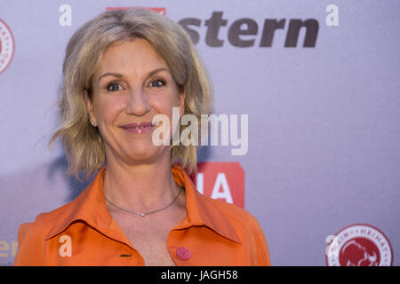 Prominente, die Teilnahme an der Henry-Nannen-Preis 2017 im Curio Haus, Hamburg Featuring: Gaby Bauer wo: Hamburg, Deutschland bei: Kredit-27. April 2017: Schultz-Coulon/WENN.com Stockfoto